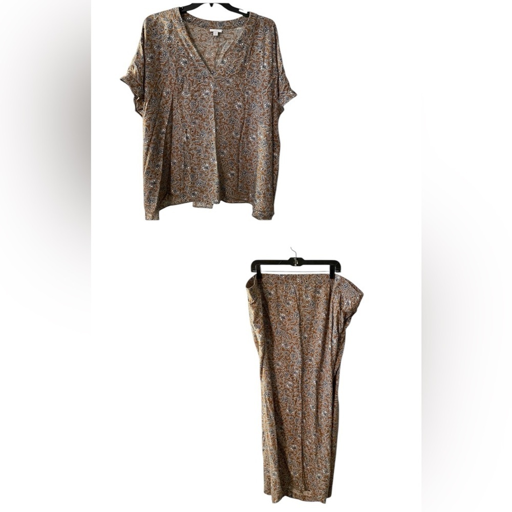 JJill Brown Paisley Women's Top and cropped pants